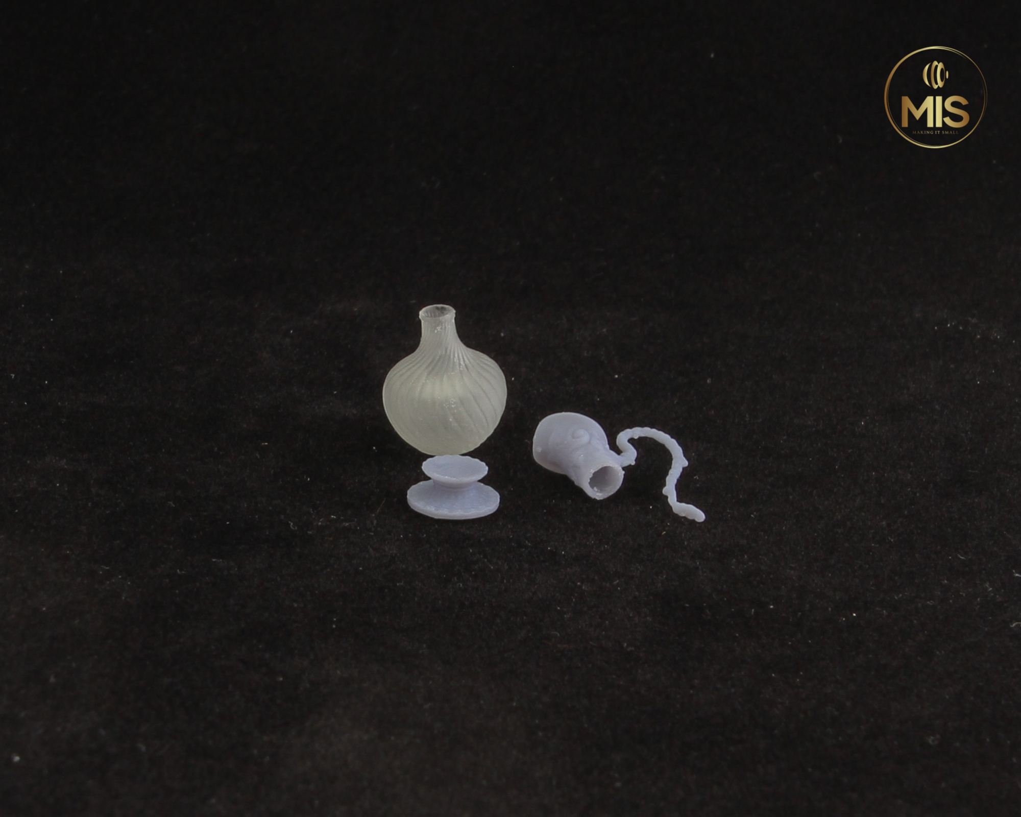Antique style decanter / bottle / jug detailed miniature  - 1:12 - Various options available including unpainted kit and painted