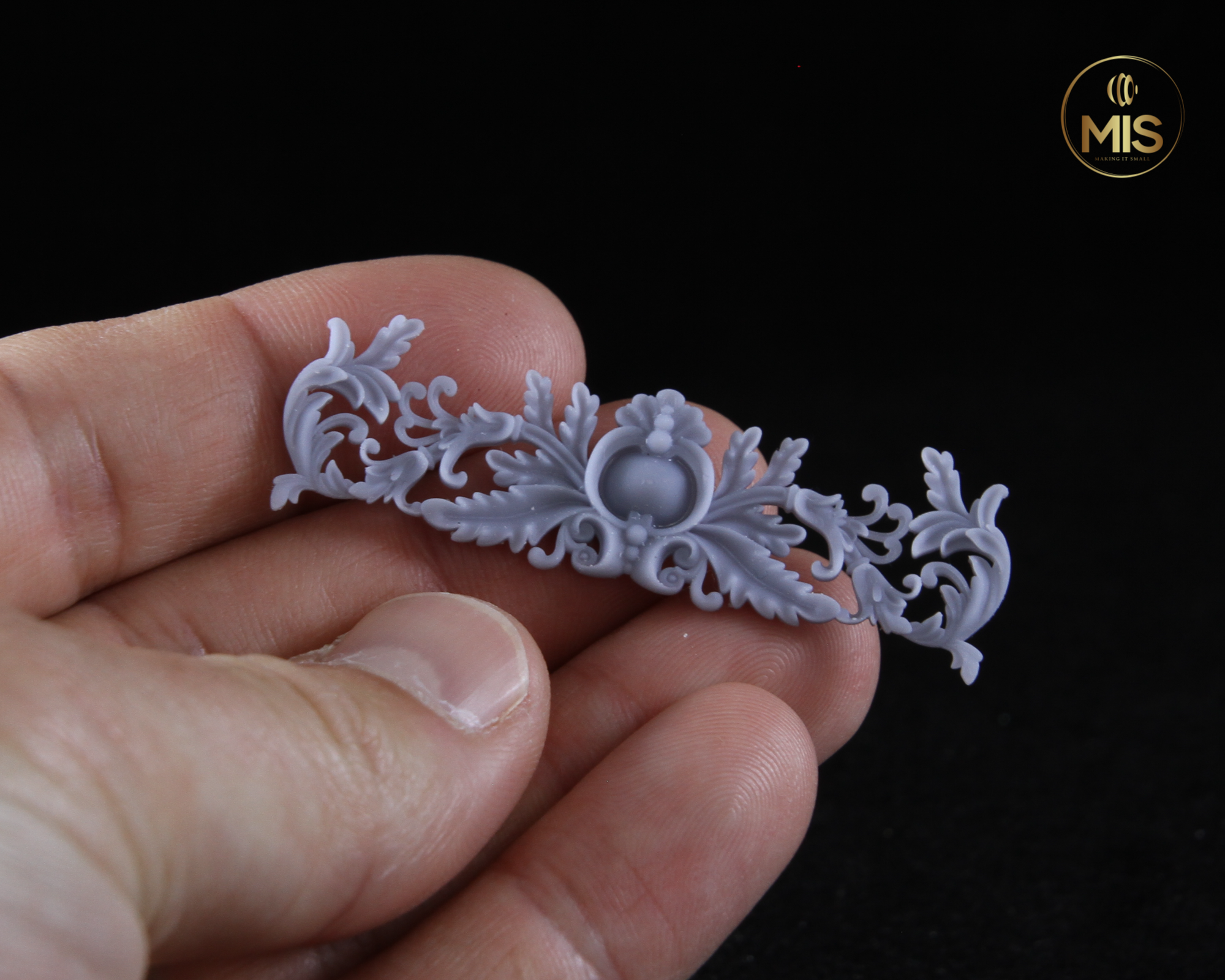 Detailed miniature ornamental baroque/ rococo style moulding for scale models - unpainted