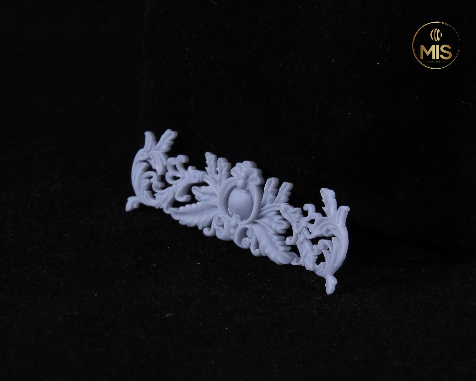 Detailed miniature ornamental baroque/ rococo style moulding for scale models - unpainted