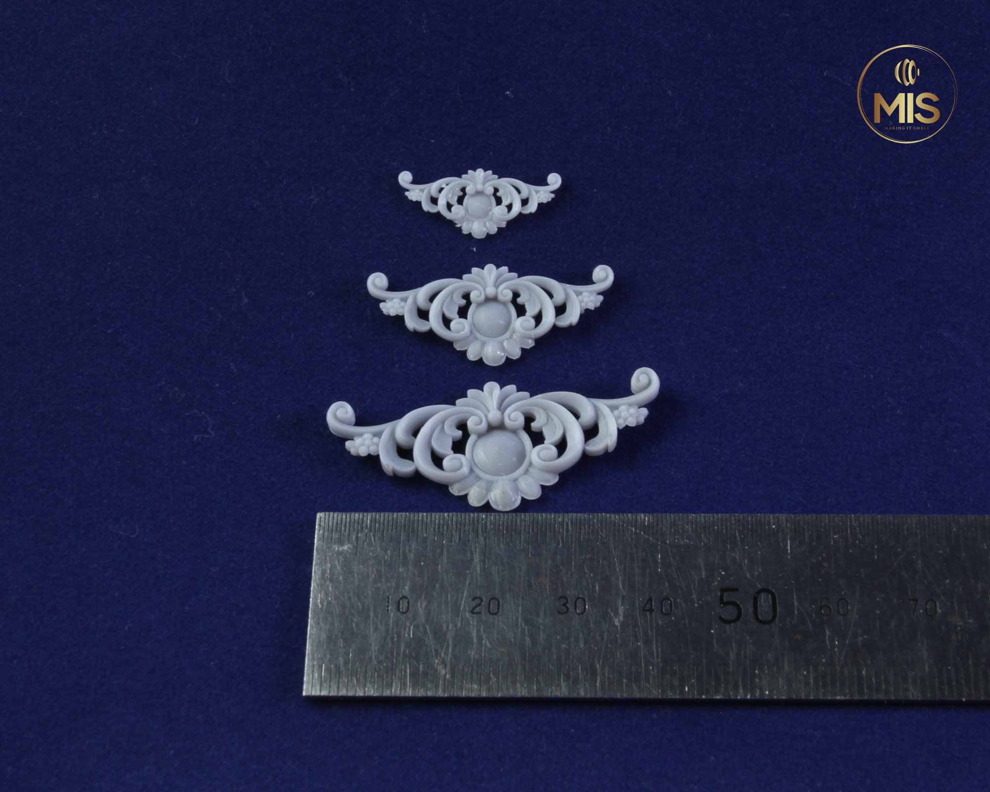 1:12th scale detailed miniature ornamental baroque style moulding - unpainted 1/12