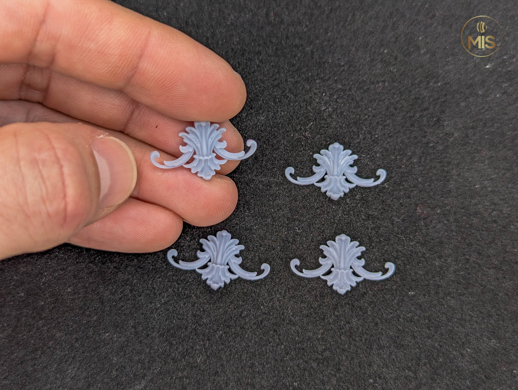 Ornamental miniature baroque style moulding