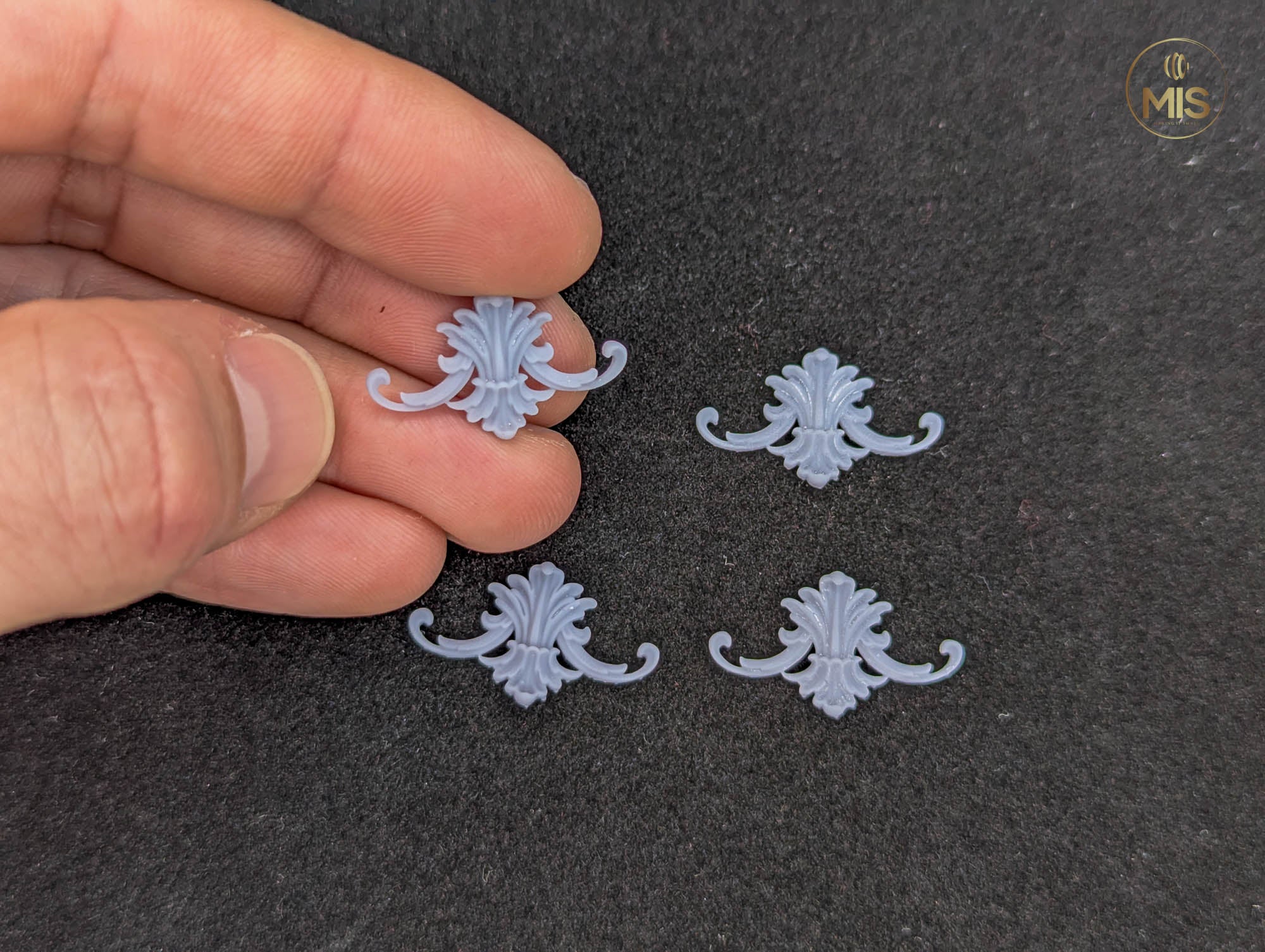 Ornamental miniature baroque style moulding