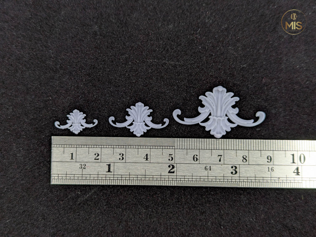 Ornamental miniature baroque style moulding