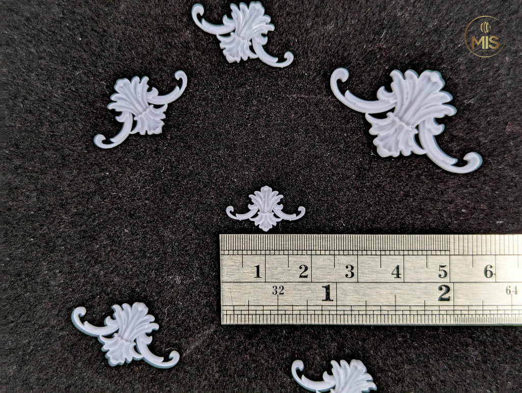 Ornamental miniature baroque style moulding