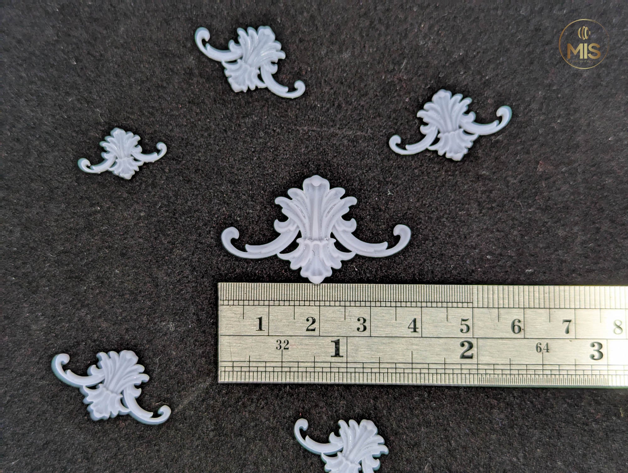 Ornamental miniature baroque style moulding