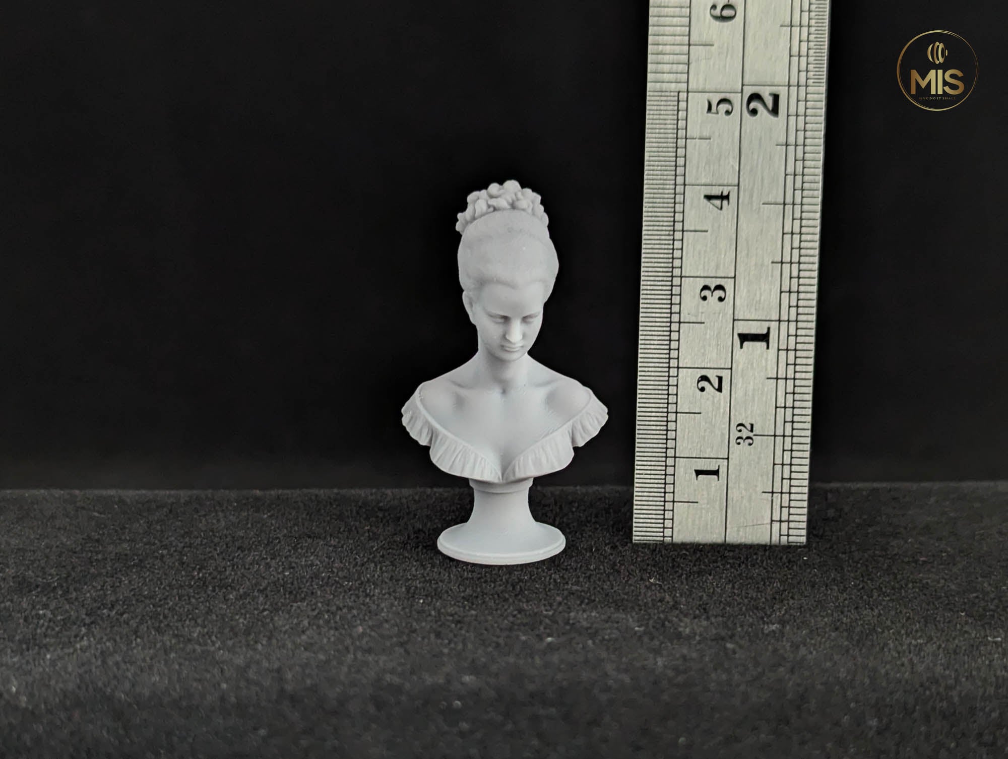 Miniature decoration bust statue - detailed hand painted or ready to paint