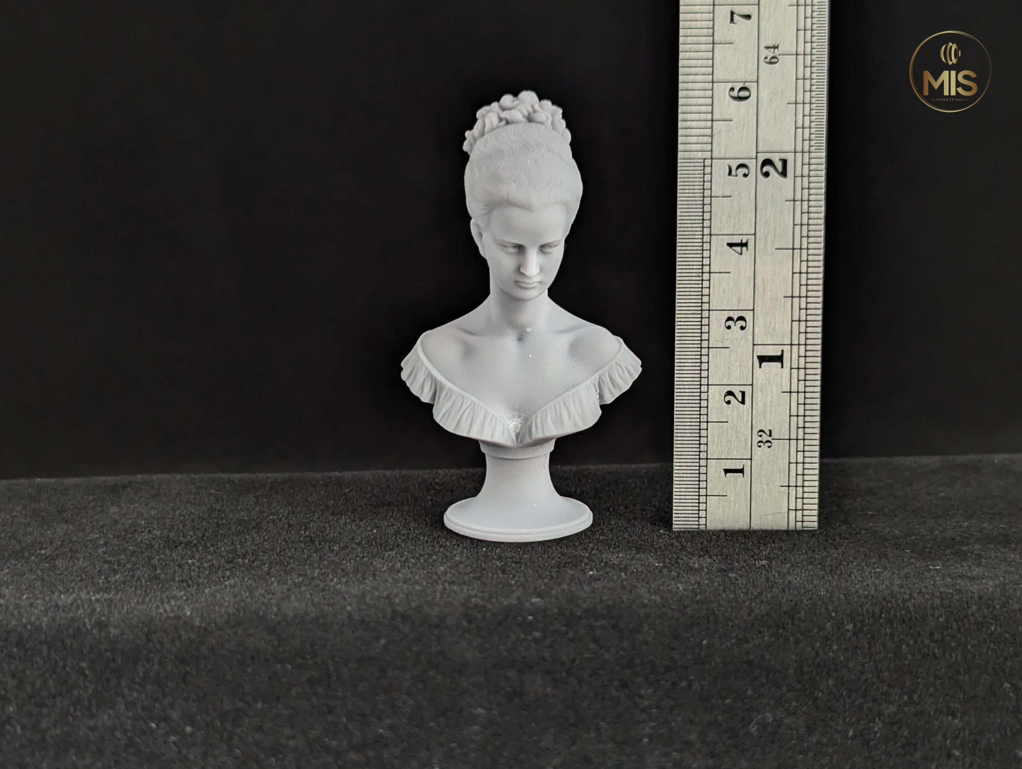 Miniature decoration bust statue - detailed hand painted or ready to paint