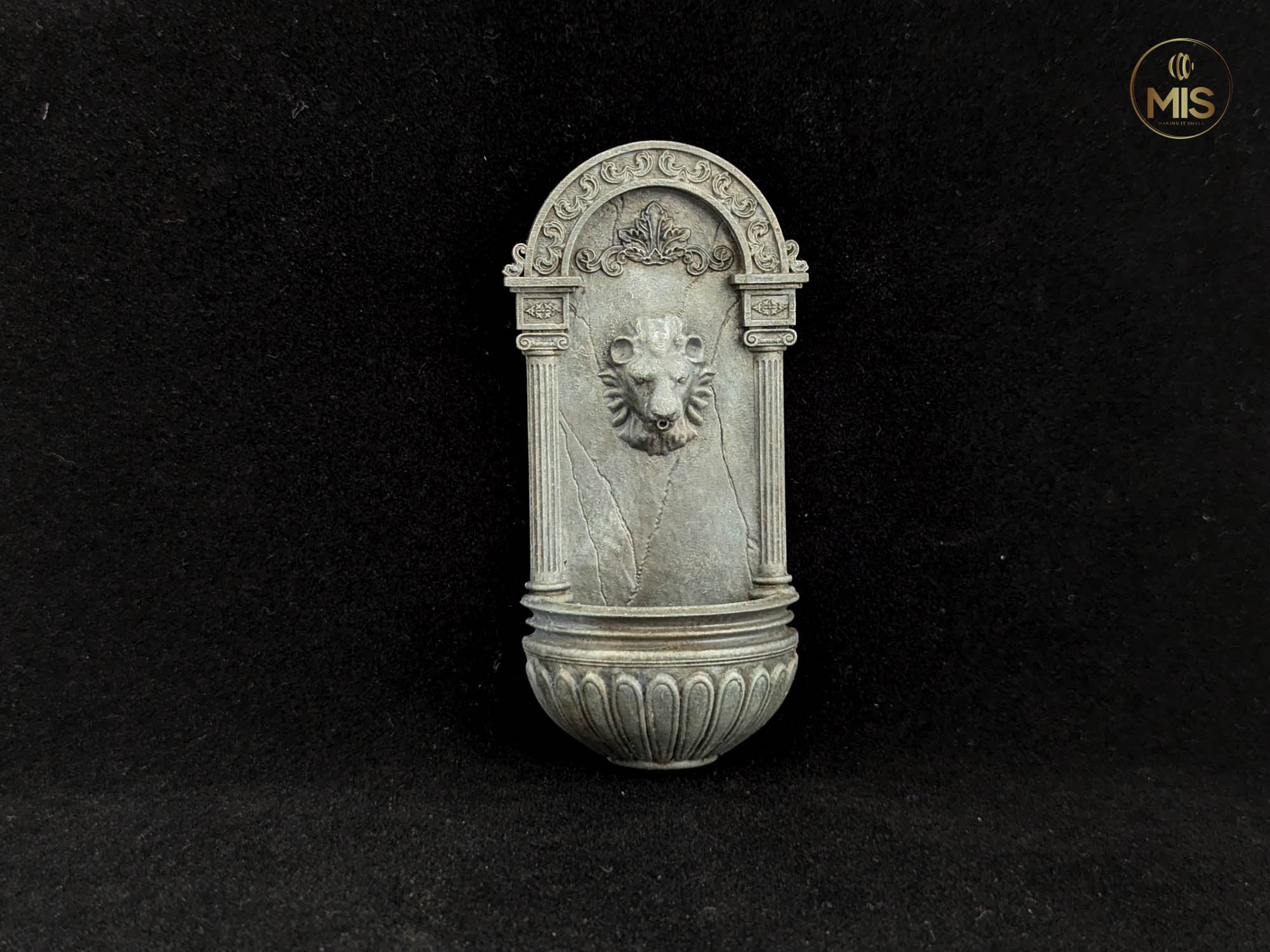 Detailed Lion Wall Fountain Classic stone- Available hand painted or ready to paint -  1:12 / 24th scale