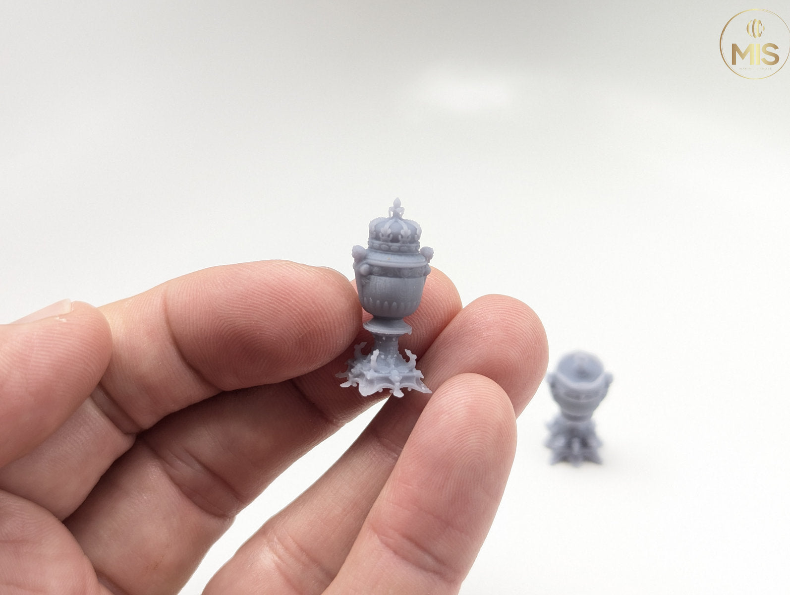 Miniature Urns - Unpainted set of 3